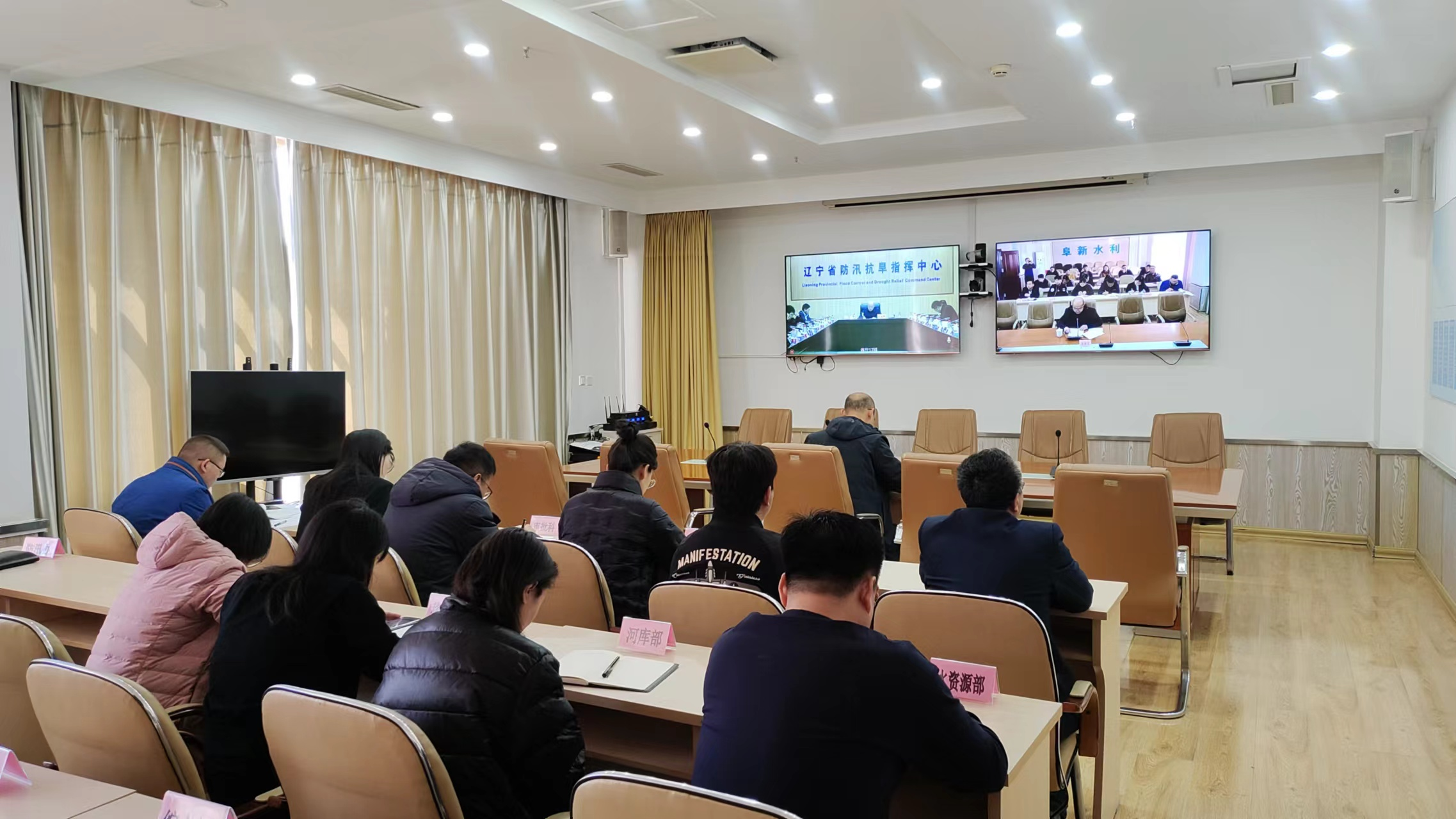 365足球(中国)官方网站
水利局参加全省水利监督暨水利安全生产工作会议并在会上做典型交流发言.png